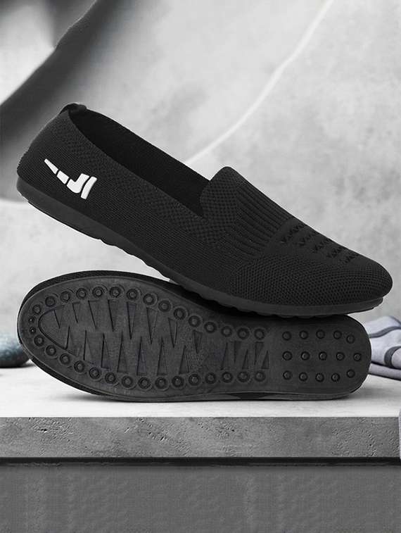 women textured slip on ballerina