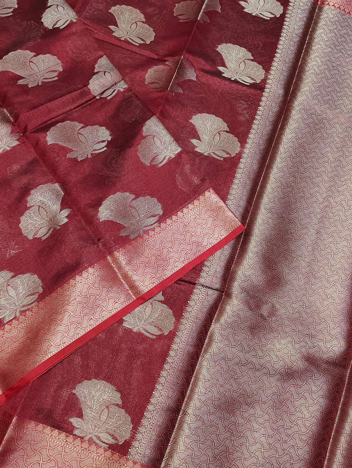 Women Self Design Banarasi Saree With Blouse - 22733192 -  Standard Image - 1