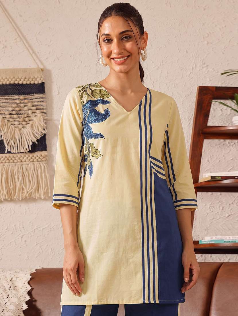 Women Printed Three Quarter Sleeves Ethnic Co-ord Set - 22733489 -  Standard Image - 1