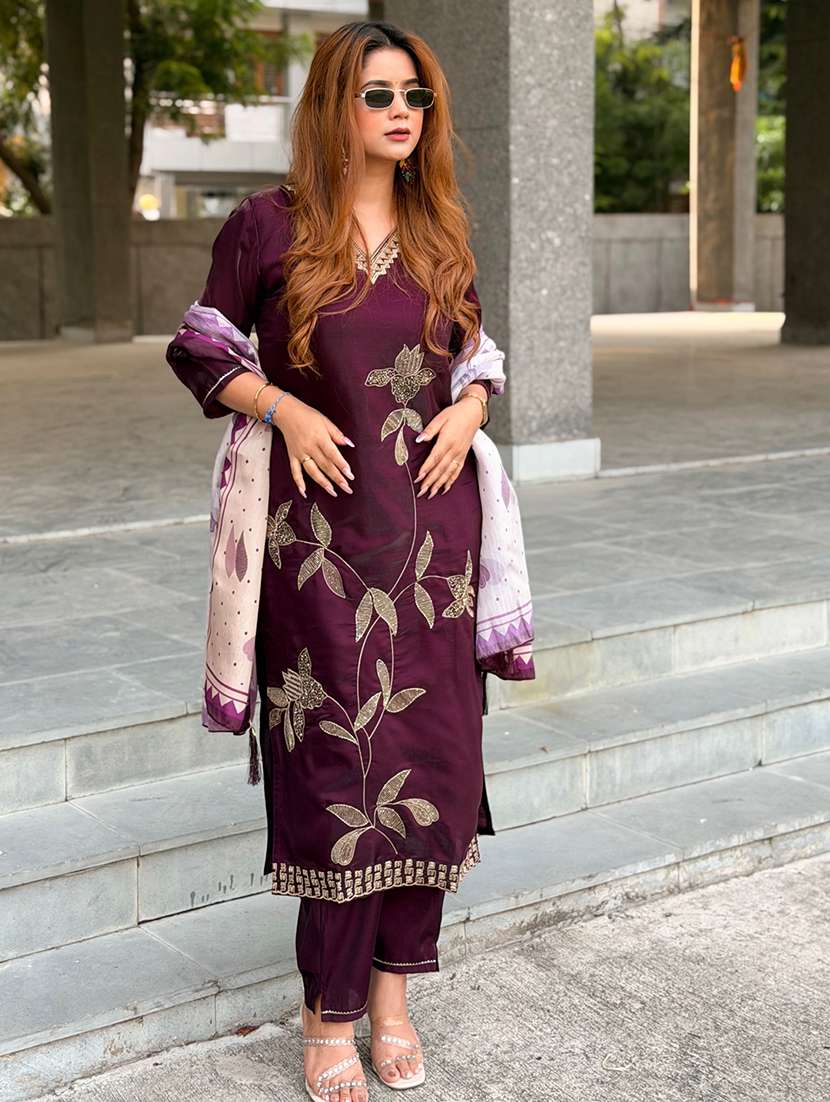 Women Embroidered Three Quarter Sleeves Kurta Pant With Dupatta Set - 22734883 -  Standard Image - 1