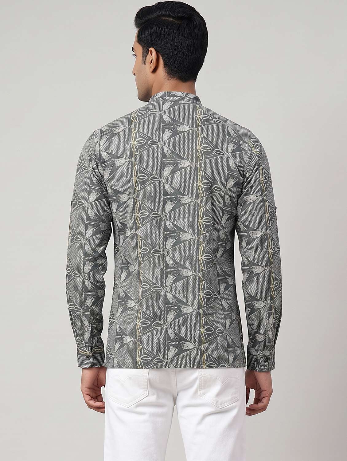 Men Printed Mandarin Neck Short Kurta - 22735209 -  Standard Image - 4