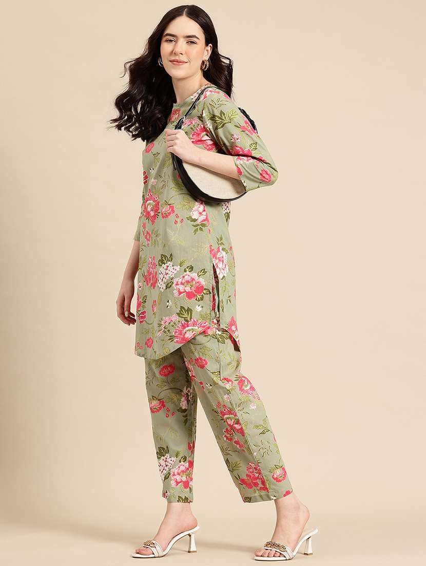 Women Printed Three Quarter Sleeves Ethnic Co-ord Set - 22735395 -  Standard Image - 1