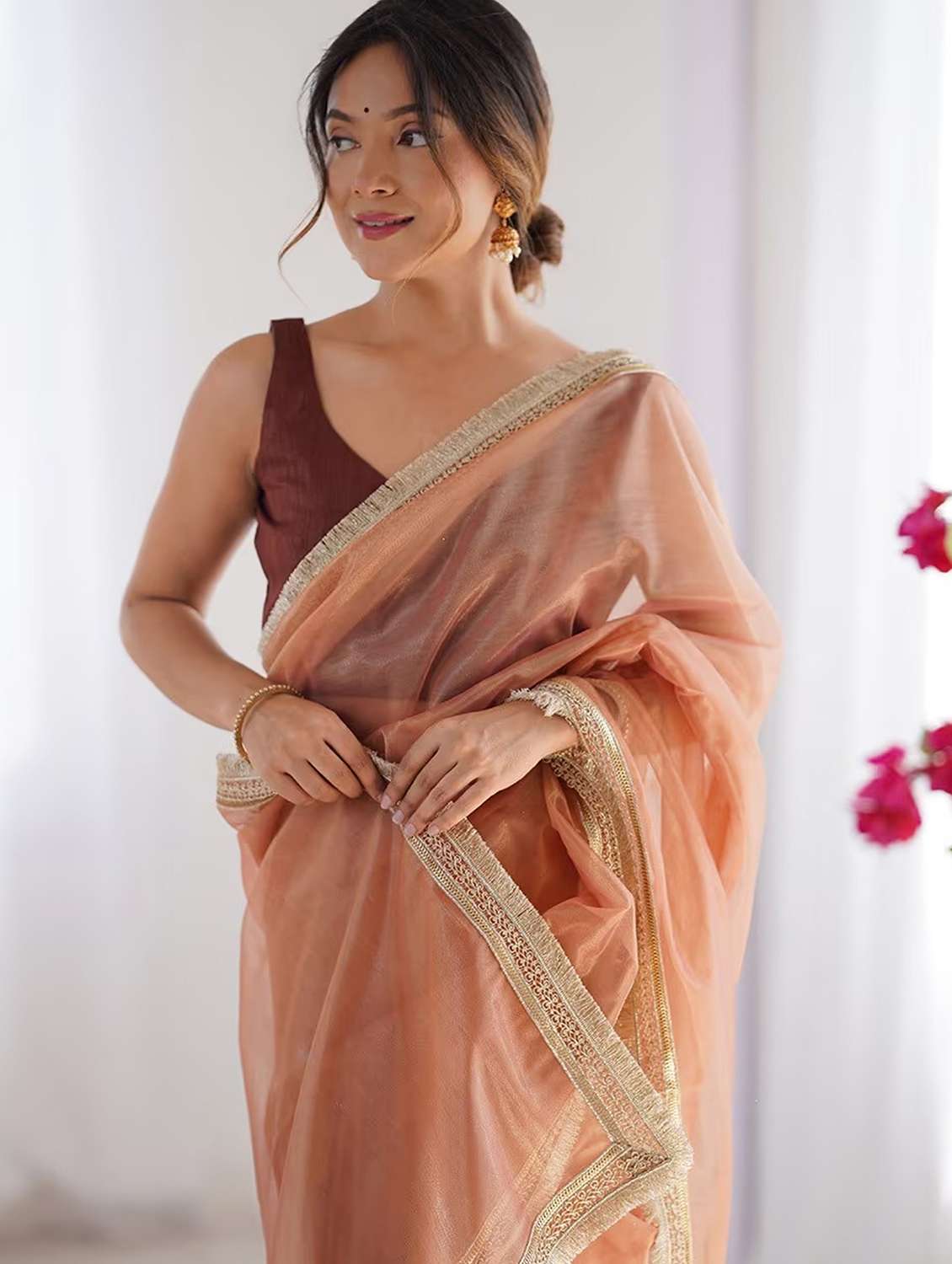 Women Solid With Bordered Saree With Blouse - 22736559 -  Standard Image - 1