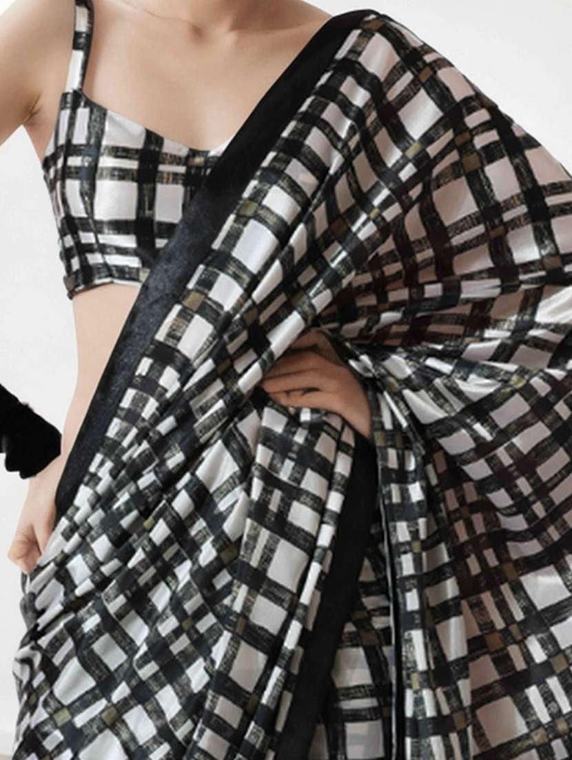 Women Checkered Ready To Wear Saree With Blouse - 22736886 -  Standard Image - 4