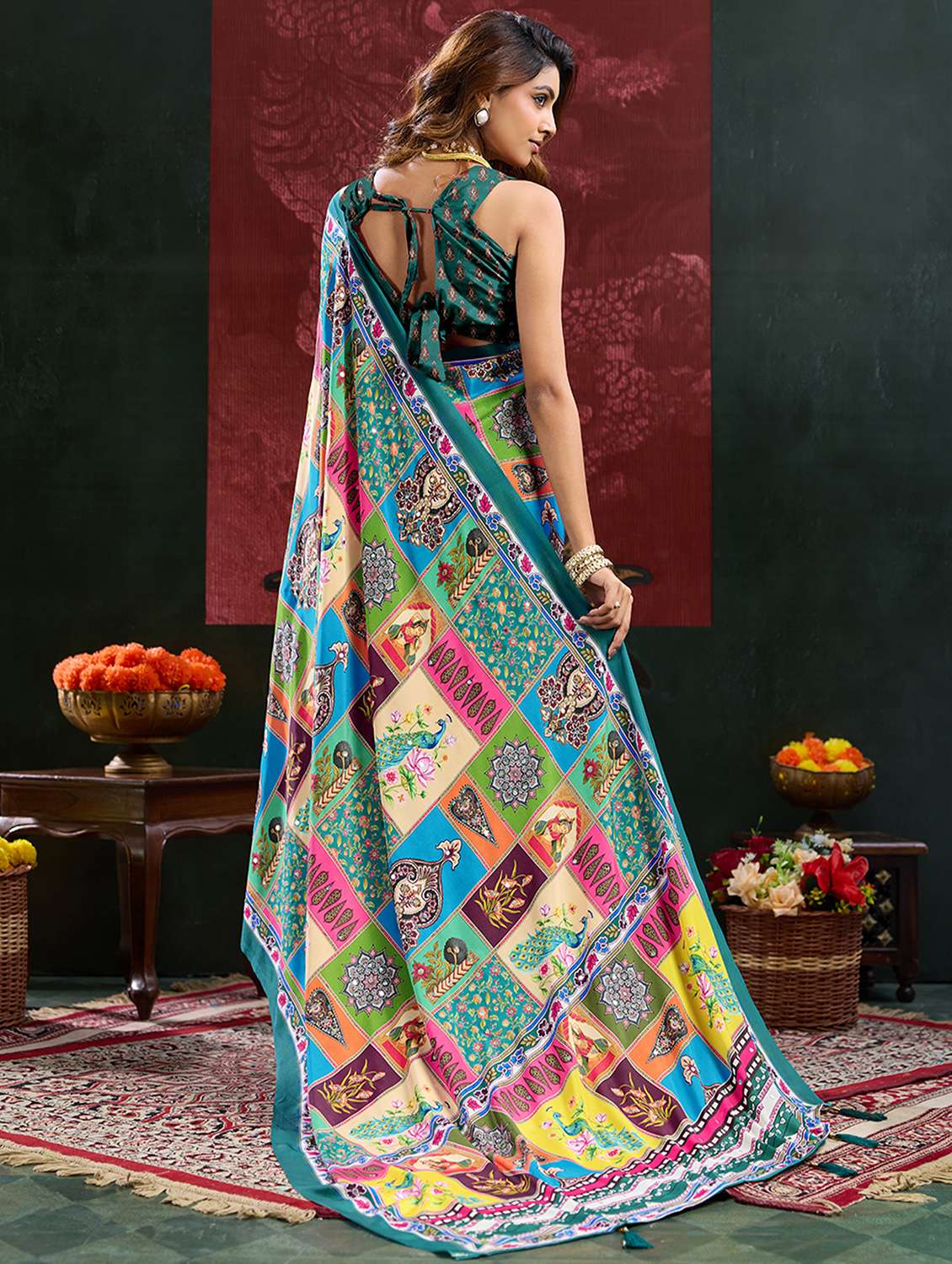 Women Printed Mirror Work Saree With Blouse - 22738040 -  Standard Image - 4