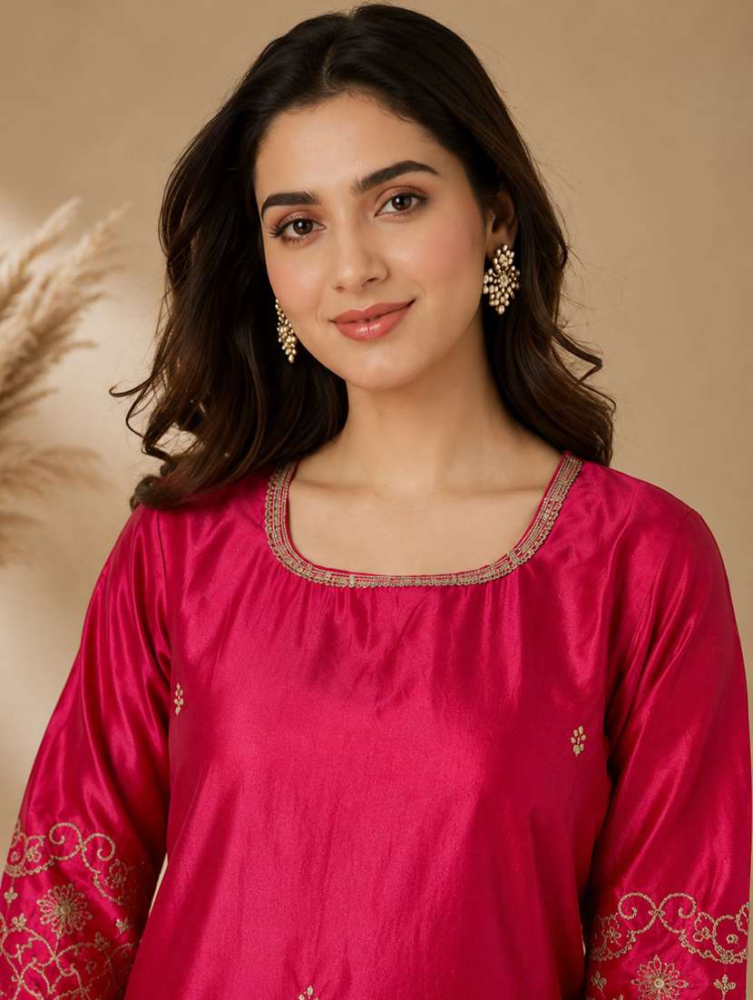 Women Embroidered Three Quarter Sleeves Kurta Pant Set - 22743300 -  Standard Image - 1