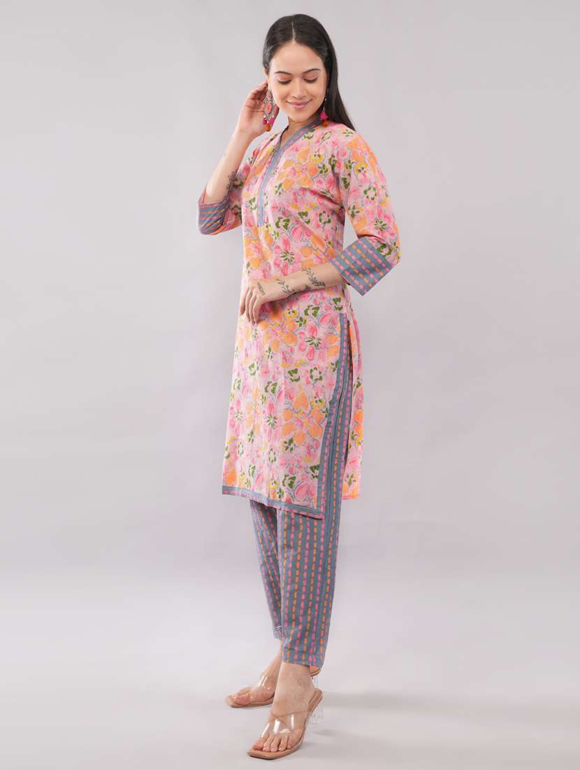 Women Printed Three Quarter Sleeves Kurta Pant With Dupatta Set - 22743345 -  Standard Image - 4