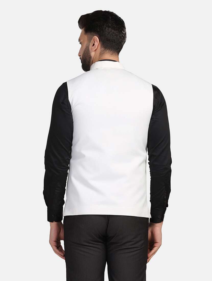 Men Solid Sleeveless Regular Fit Nehru Jacket - 22745555 -  Standard Image - 4