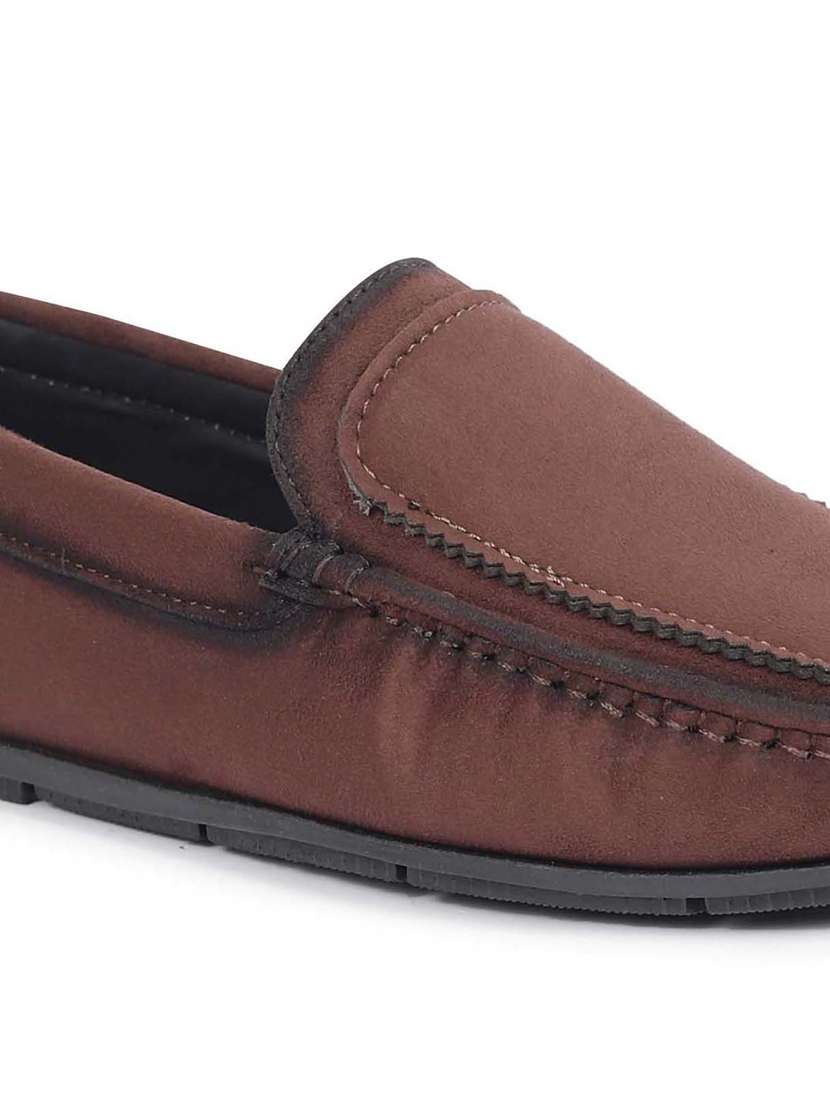 Men Maroon Slip On Loafer - 22750359 -  Standard Image - 4