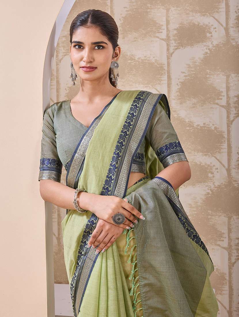 Women Solid With Bordered Saree With Blouse - 22750739 -  Standard Image - 1