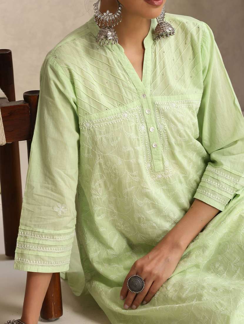 Women Embroidered Three Quarter Sleeves Straight Kurta - 22755544 -  Standard Image - 1
