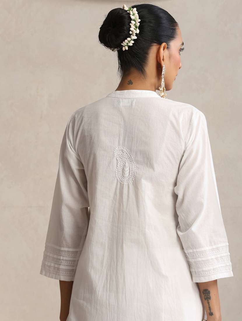 Women Embroidered Three Quarter Sleeves Straight Kurta - 22755545 -  Standard Image - 6