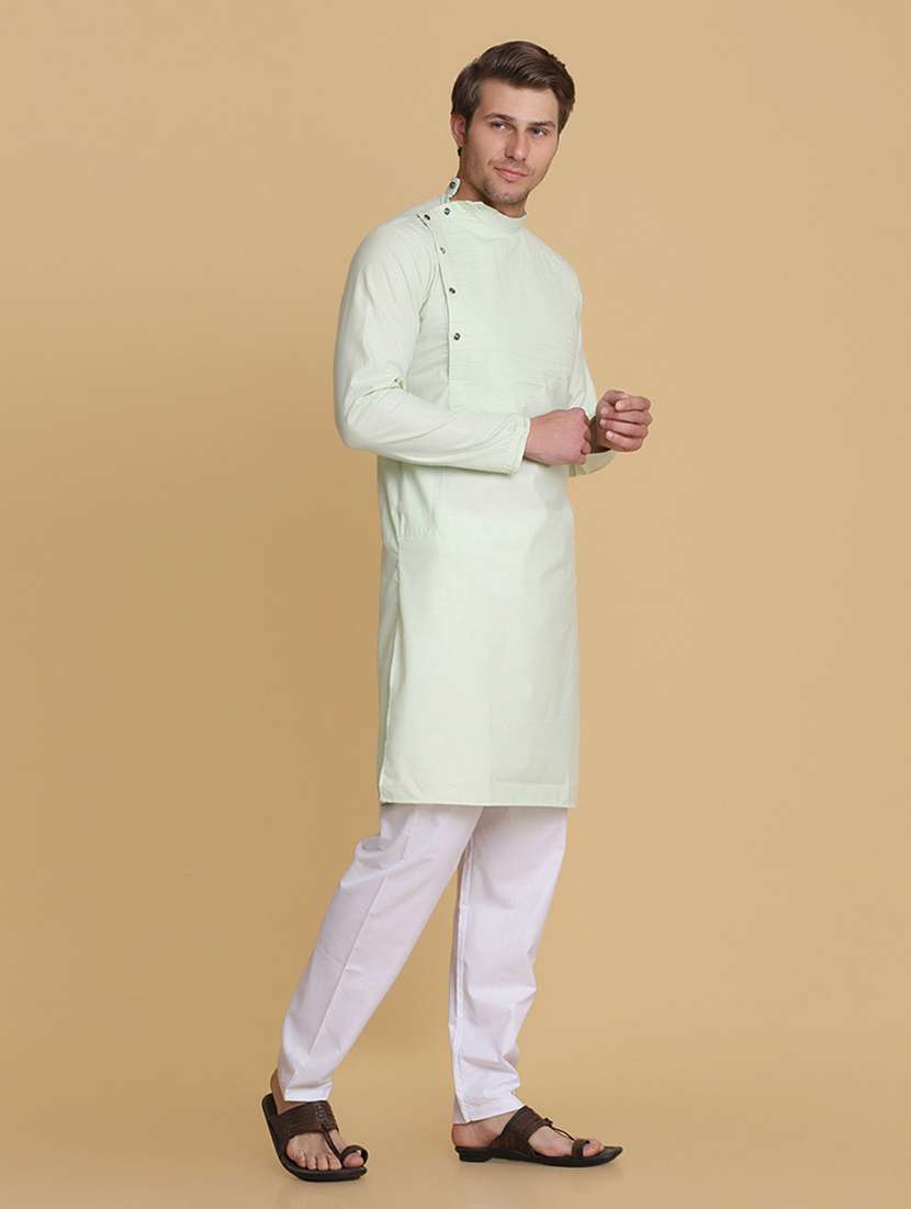Men Solid Mandarin Neck Long Kurta - 22760742 -  Standard Image - 4