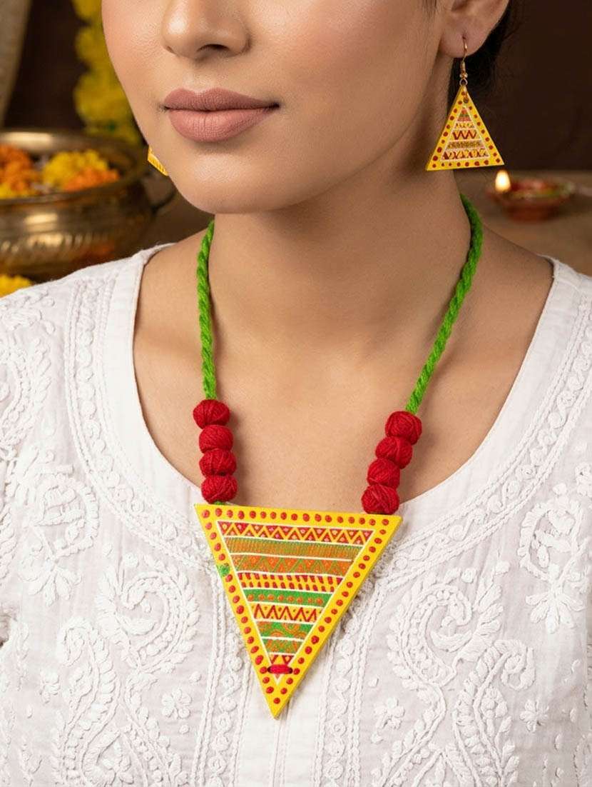 Women Meenakari Necklace Set With Traditional Royal Artwork Design - 22761423 -  Standard Image - 1