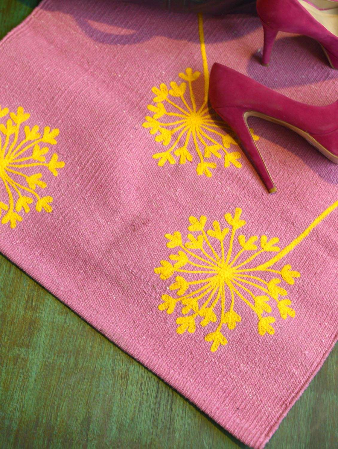 pretty pink dandelion rug
