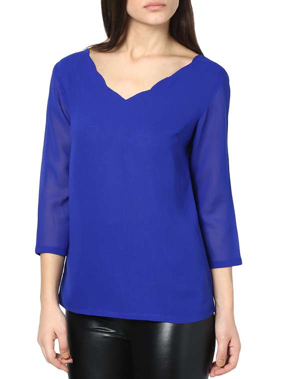 women's straight scalloped neck top