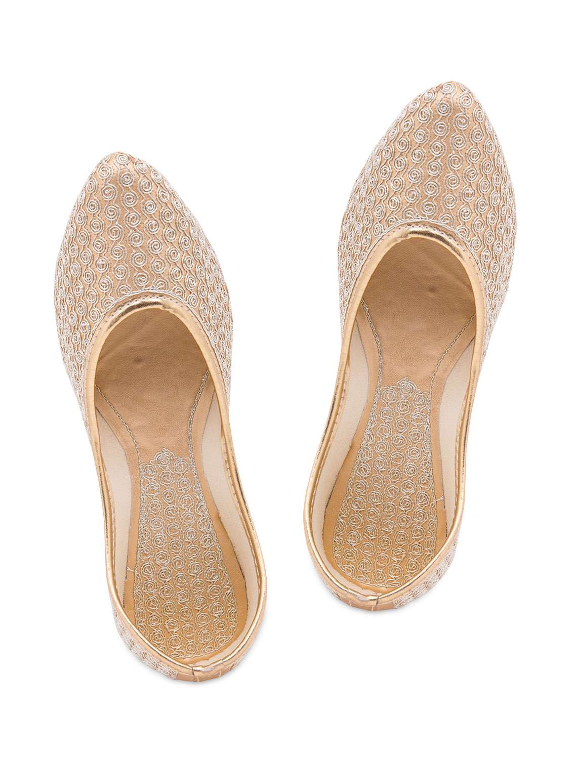 Beige embroidered leatherette mojaris