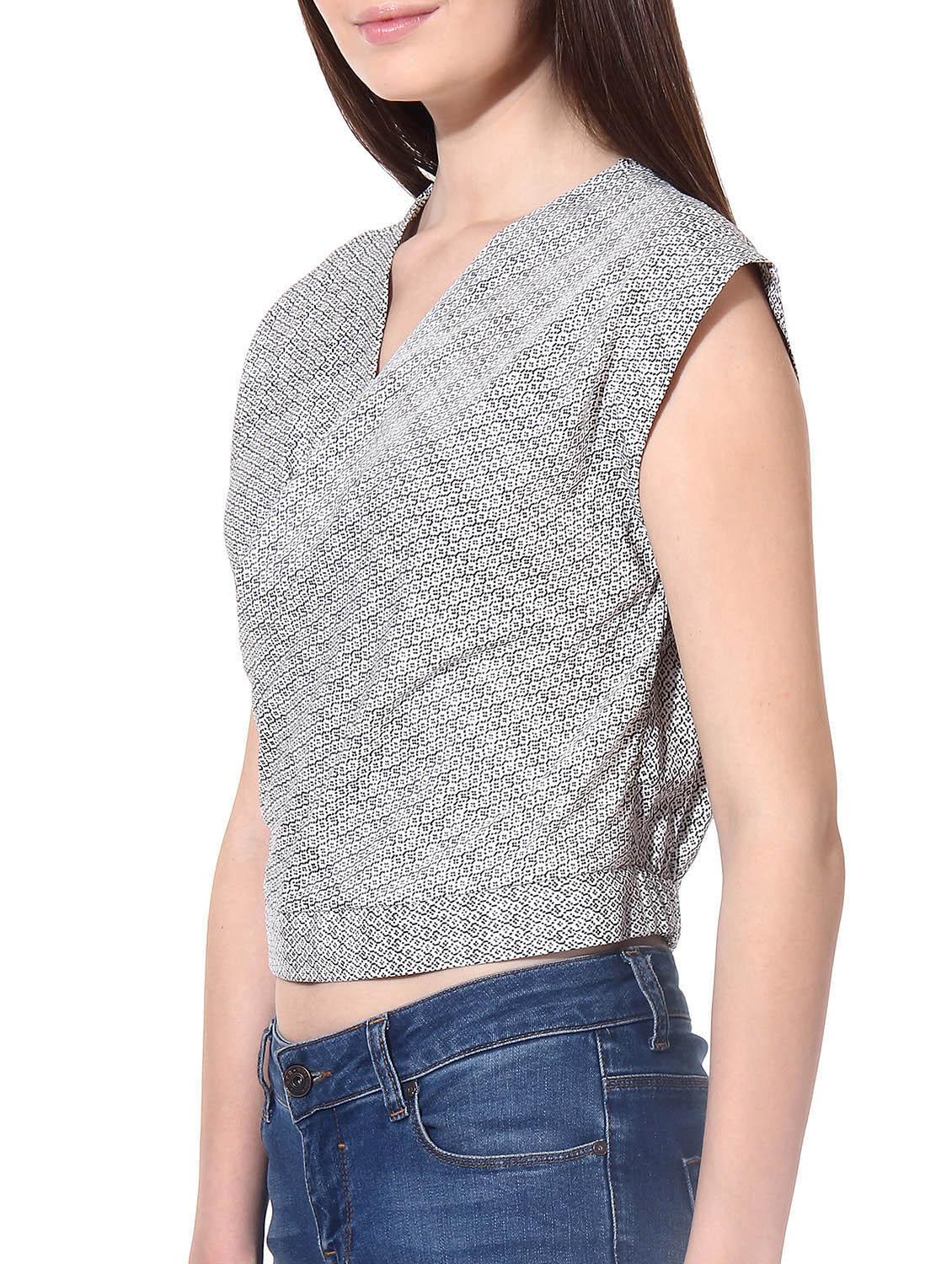 keyhole back pleat detail top - 9979582 - Standard Image - 1